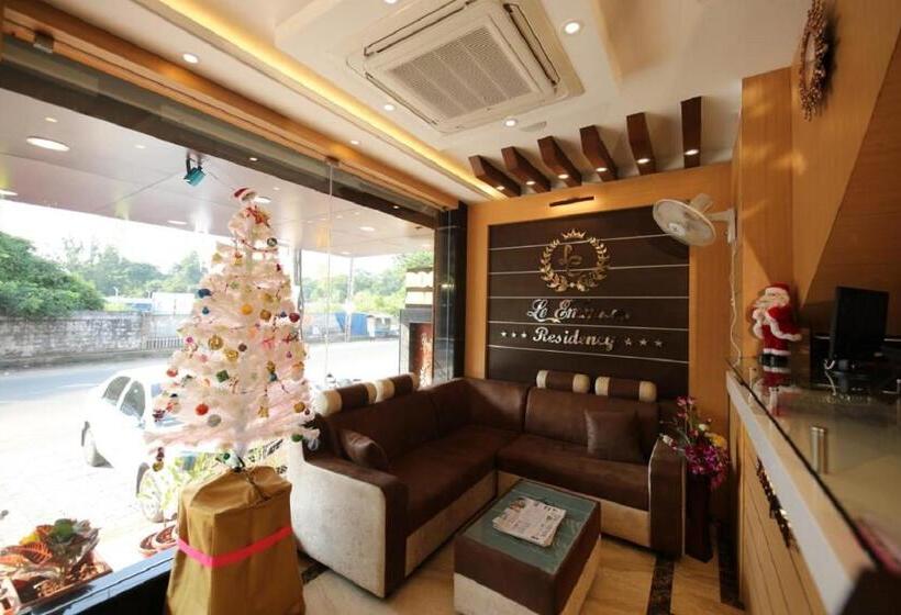 Hotel Le Emerald Residency