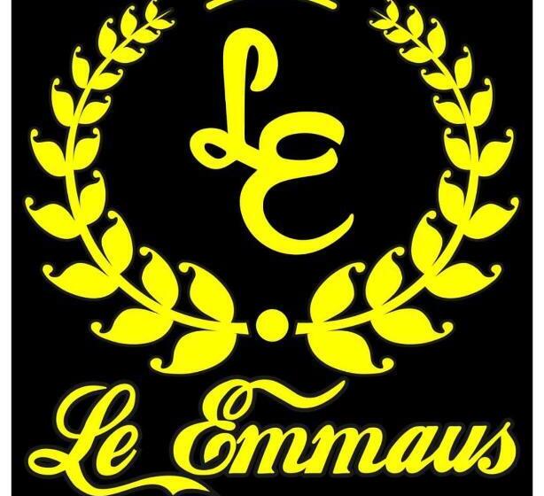 Hotel Le Emerald Residency