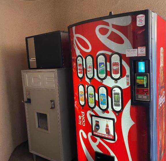 汽车旅馆  New Century Inn