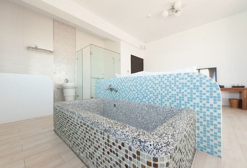 هتل Discovery B&b