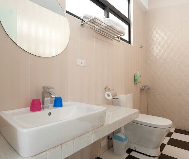 هتل Discovery B&b