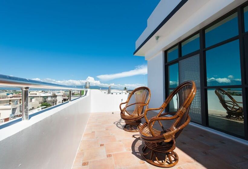 هتل Discovery B&b