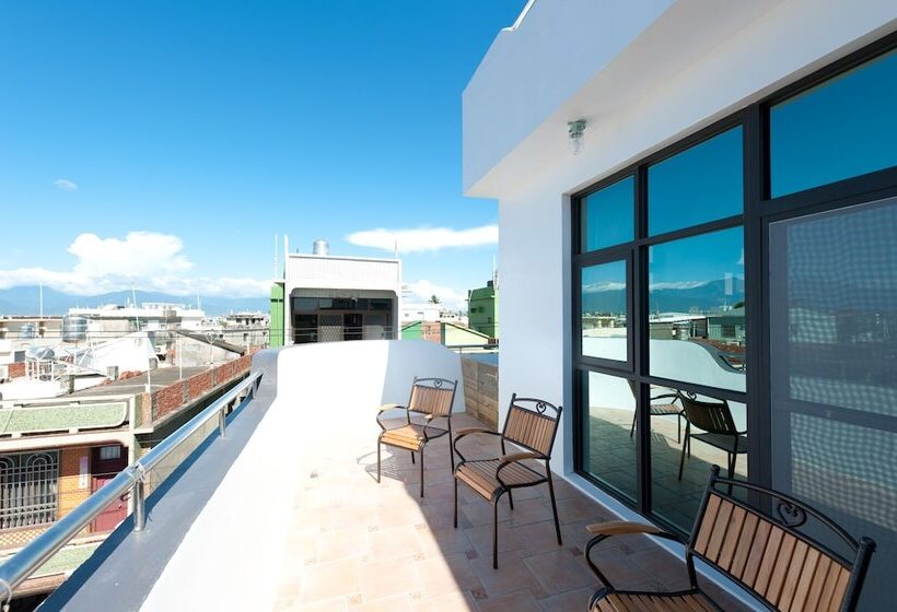 هتل Discovery B&b