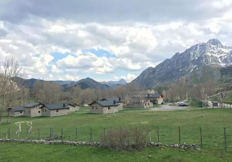 Casas De Montaña Alto Curueño