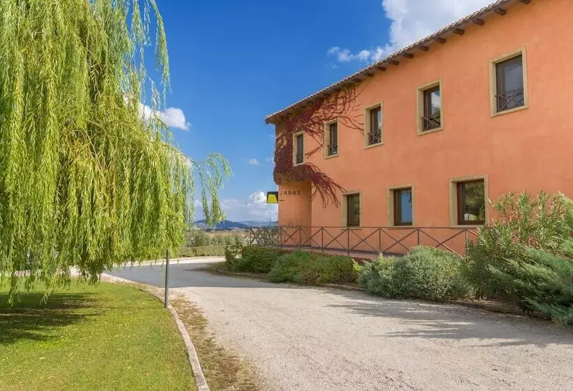 Отель Janas Country Resort