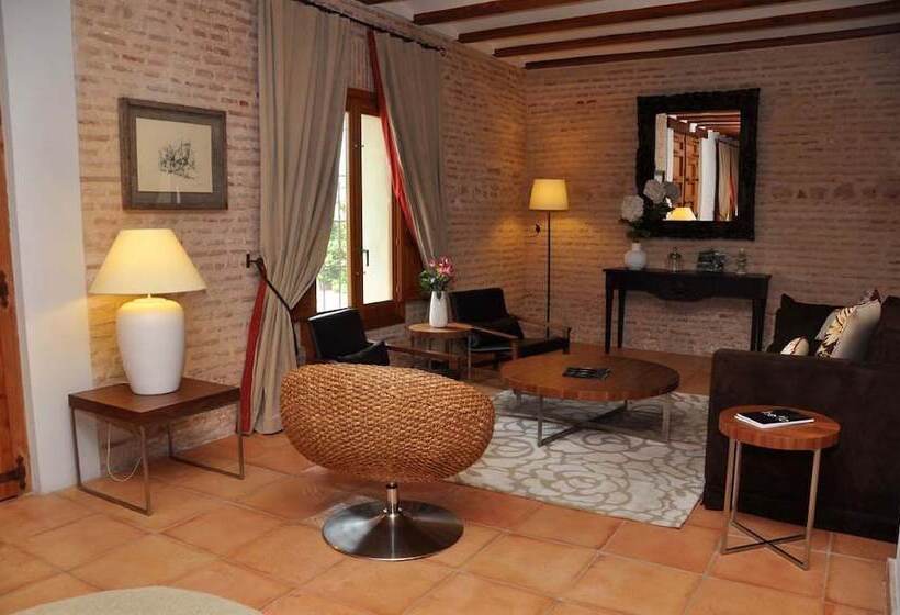 בית מלון כפרי La Mozaira