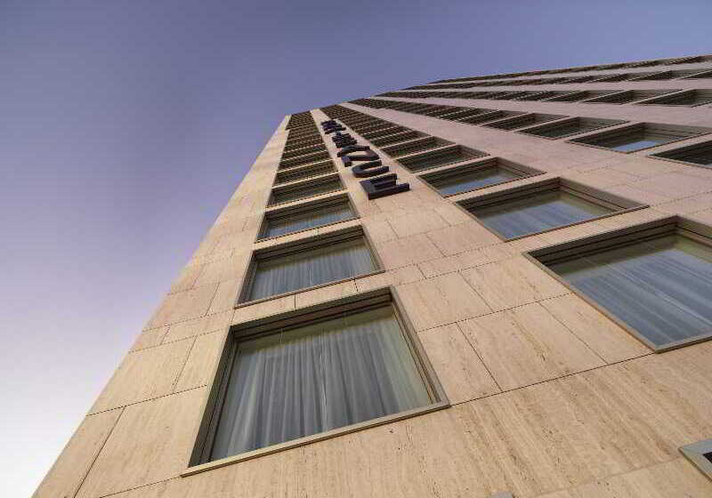 هتل Renaissance Zurich Tower