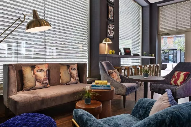 Hotell Renaissance Zurich Tower