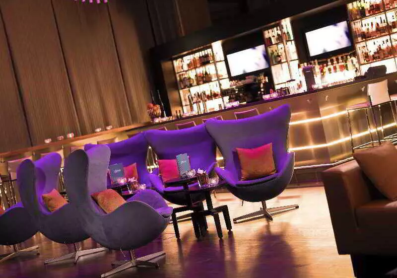 Hotell Renaissance Zurich Tower