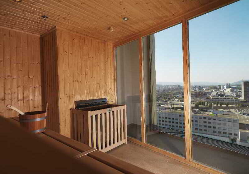 هتل Renaissance Zurich Tower