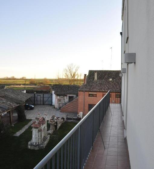 בית מלון כפרי Amanecer En Campos