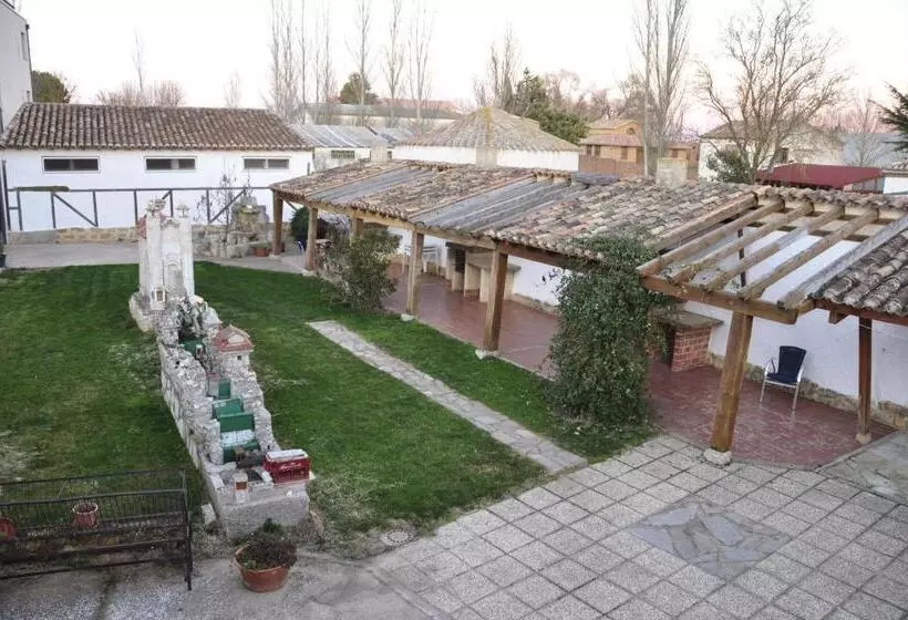 田舎風ホテル Amanecer En Campos