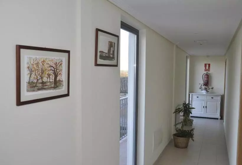 田舎風ホテル Amanecer En Campos