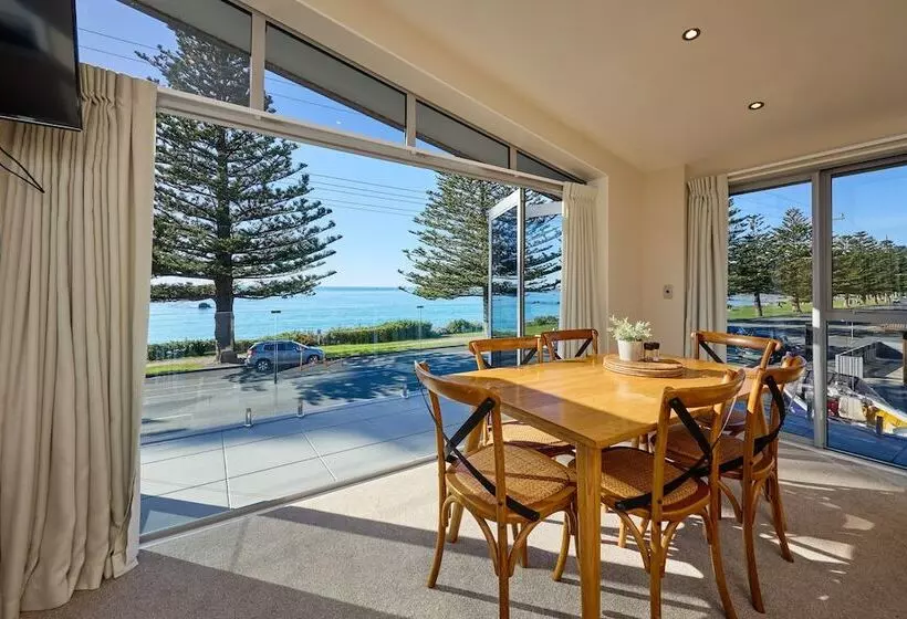 Kaikoura Waterfront Apartments