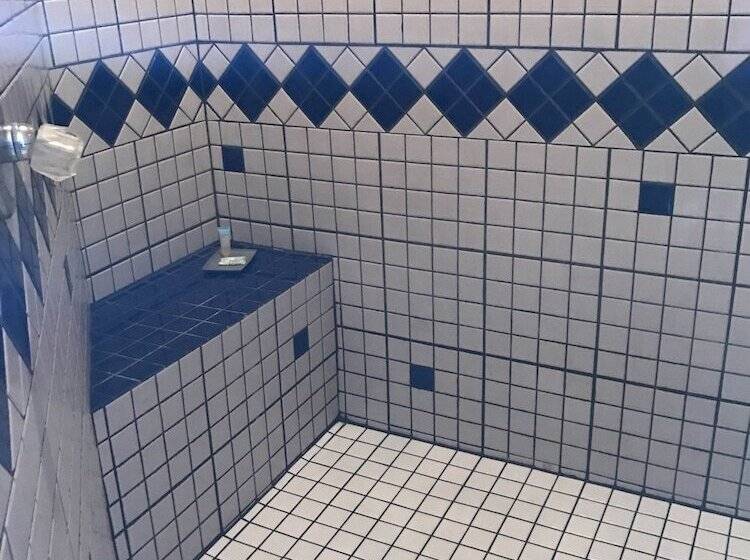 هتل Cheers Cabañas