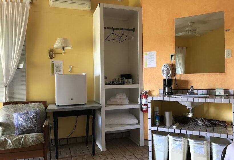 هتل Cheers Cabañas