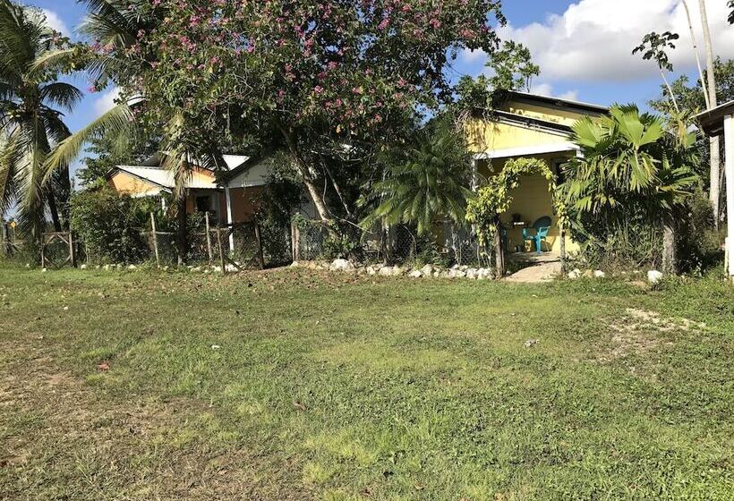 هتل Cheers Cabañas