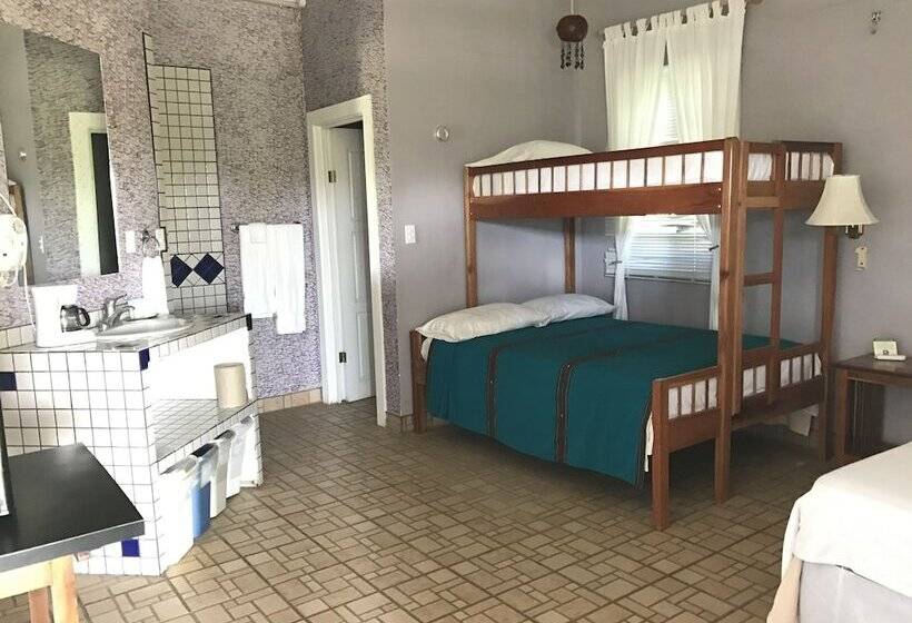 هتل Cheers Cabañas