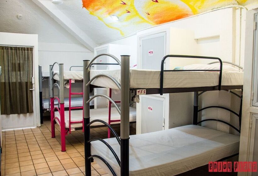 هتل Enjoy Playa Hostel