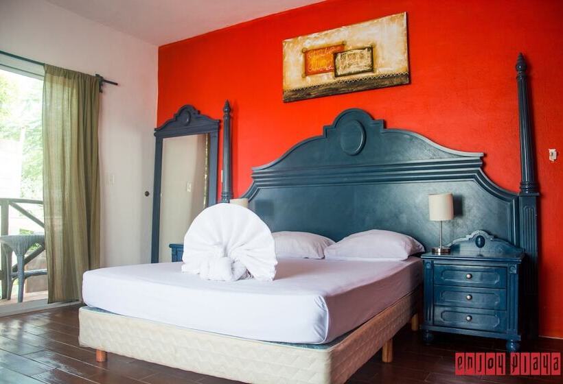 هتل Enjoy Playa Hostel
