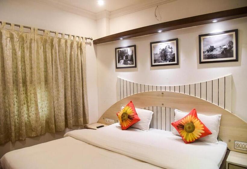 בית מלון כפרי Sajjan Villa