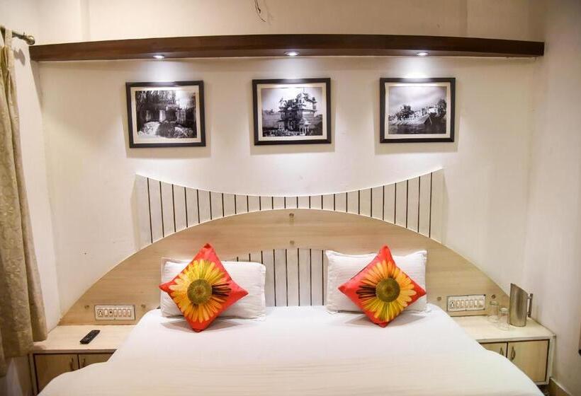 בית מלון כפרי Sajjan Villa