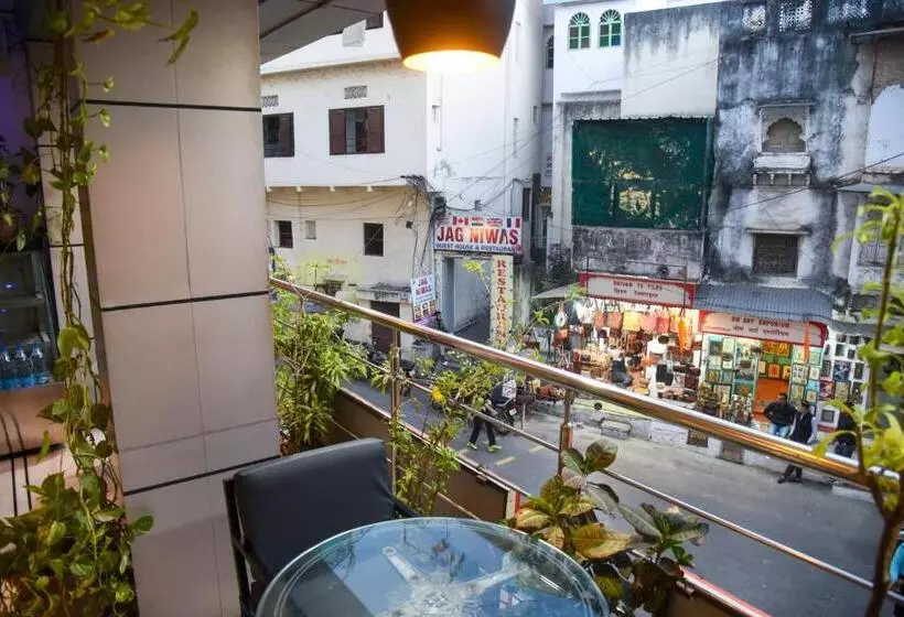 Hôtel Sajjan Villa