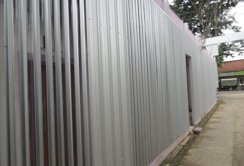 فندق Ungu Nasional 2