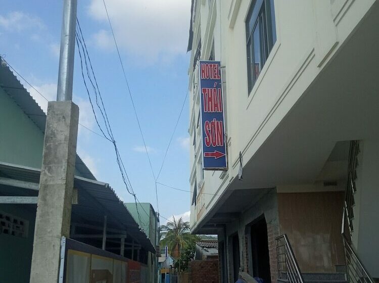 Thai Son Hotel By Oyo Rooms