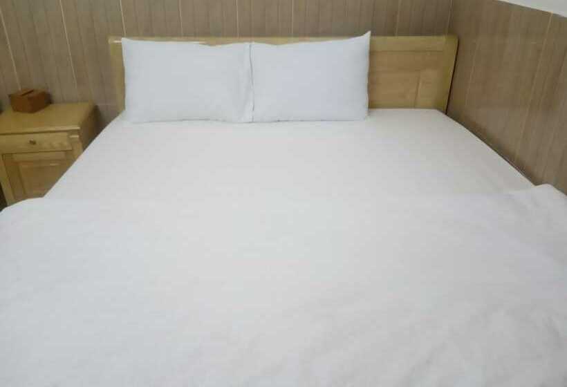 Thai Son Hotel By Oyo Rooms