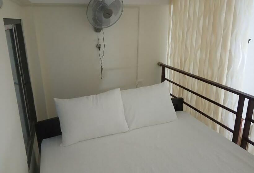 Thai Son Hotel By Oyo Rooms