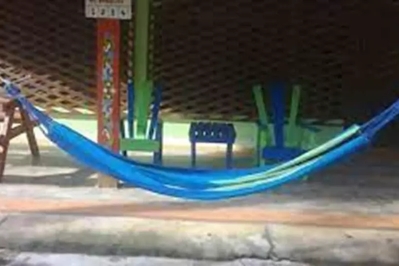 ホテル Cabinas Marielos