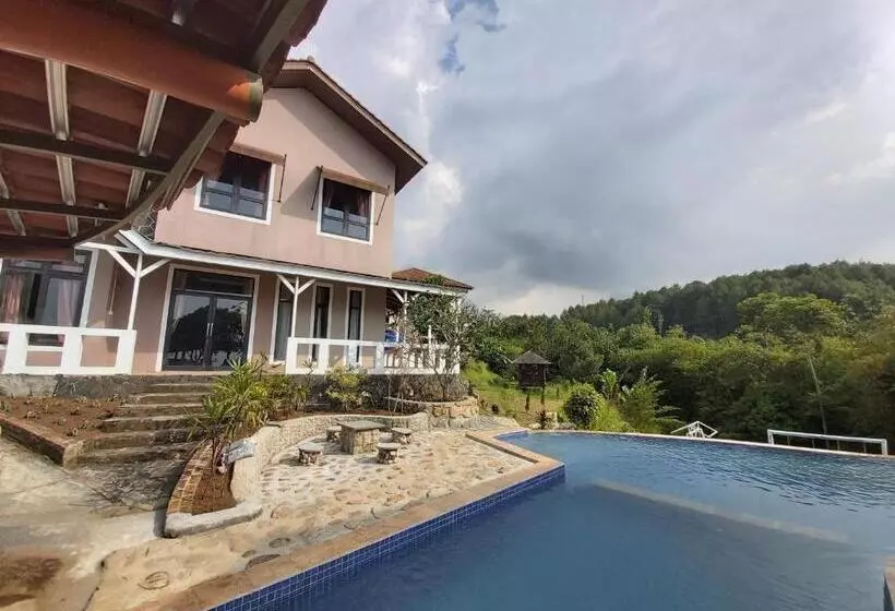 Hotel Degung Hillside