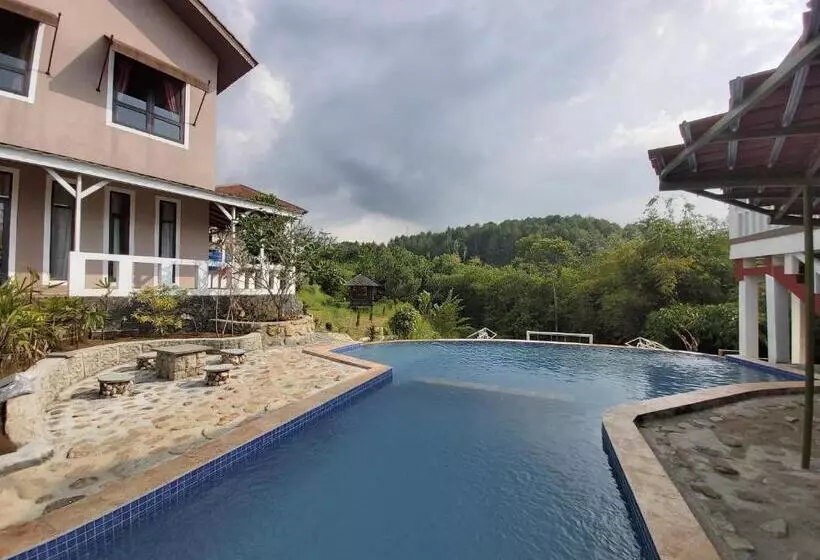 Hotel Degung Hillside