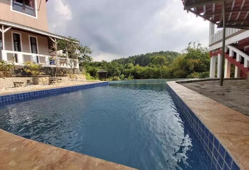 Hotel Degung Hillside