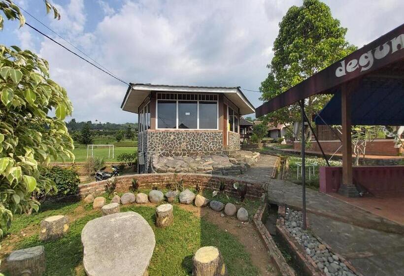 בית מלון כפרי Degung Hillside