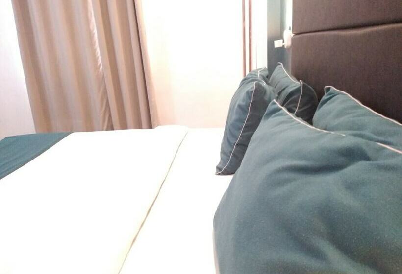 Hotel Moon Residency