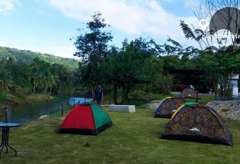 ホテル Phu Fah Chai Nam