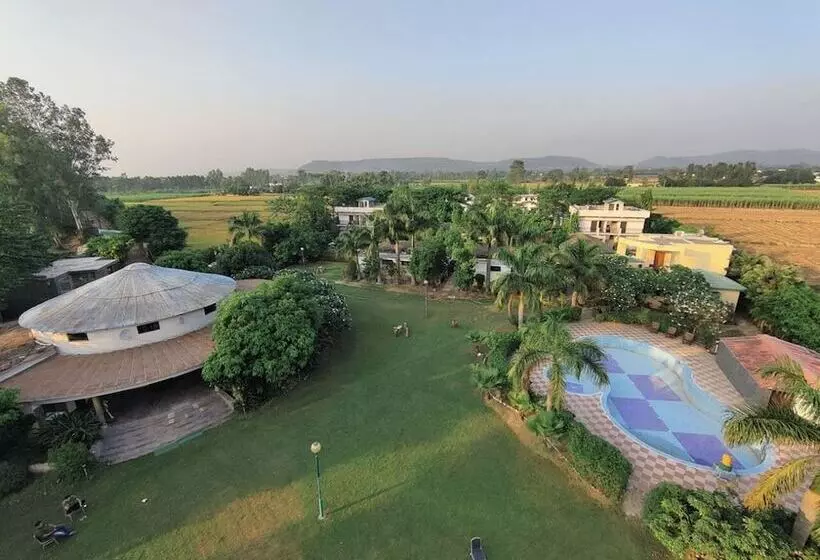 ホテル Treehouse M Grand Resort & Spa Corbett