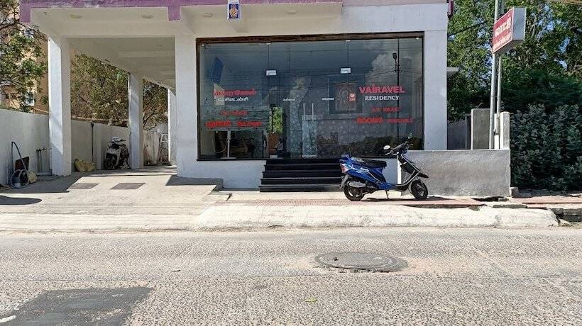 בית מלון כפרי Vairavel Residency