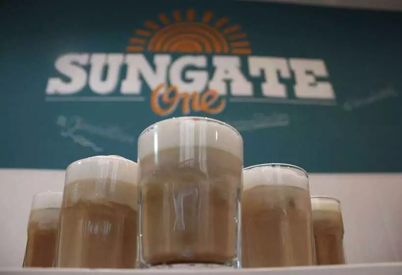 هاستل Onefam Sungate
