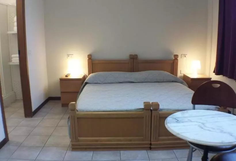 هاستل Youth Firenze 2000