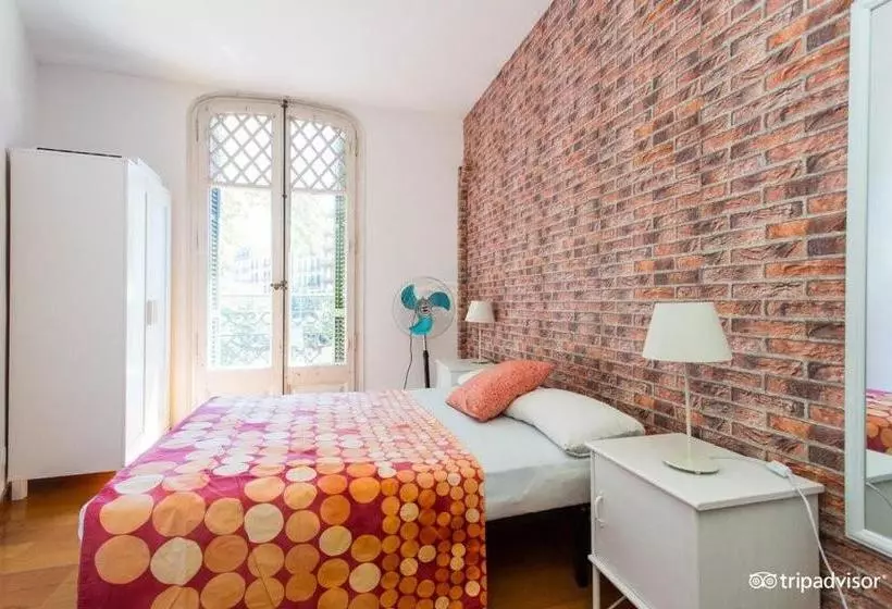 Diagonal House Hostel