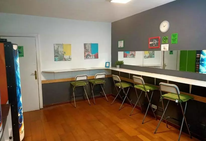 Diagonal House Hostel