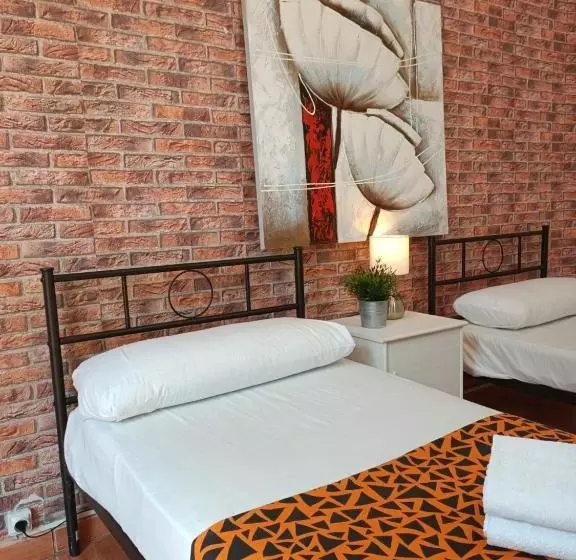 Diagonal House Hostel