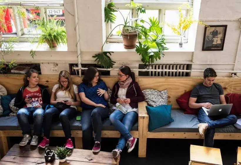 簡易ホテル Sleep In Heaven