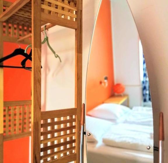 여관 Sleep In Heaven