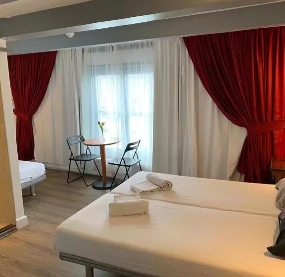 هتل Restaurant Old Bridge