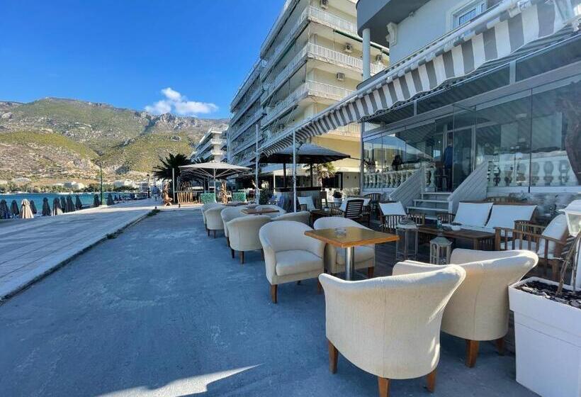 فندق Mantas Seaside Boutique