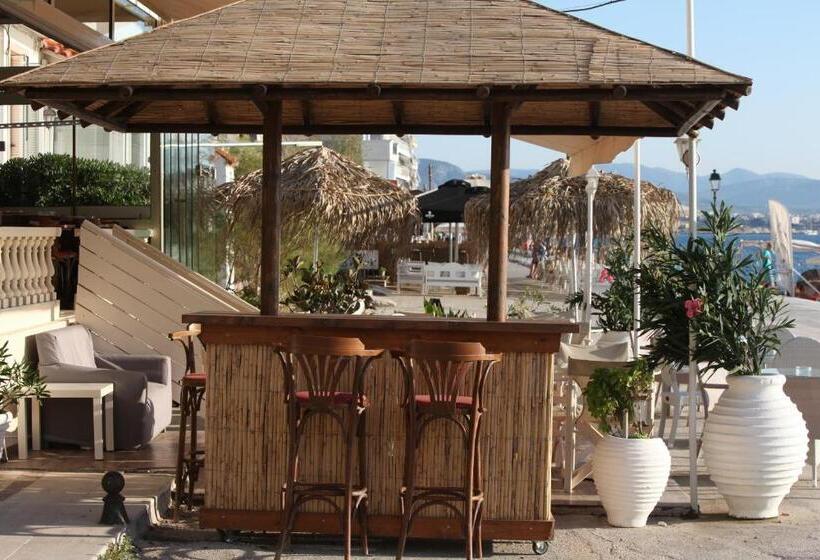 فندق Mantas Seaside Boutique